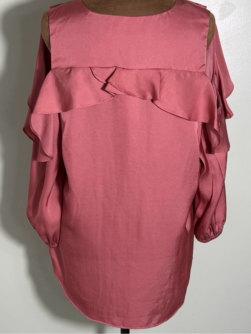 NWT Philosophy Dusty Rose Ruffle Cold Shoulder Blouse Romantic Top M - Picture 5 of 11